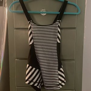 Lululemon tank top size 4